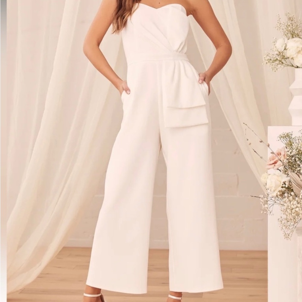 Stunning jumpsuit with bow detail from Lulus - NWT Size Small
